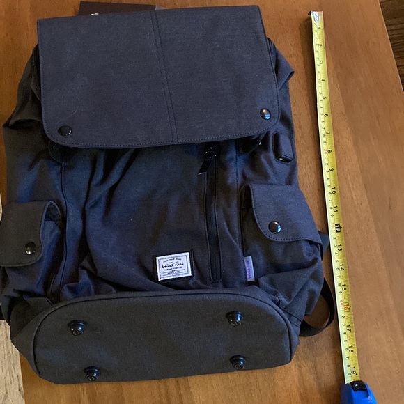 BNWT laptop backpack - Picture 4 of 10